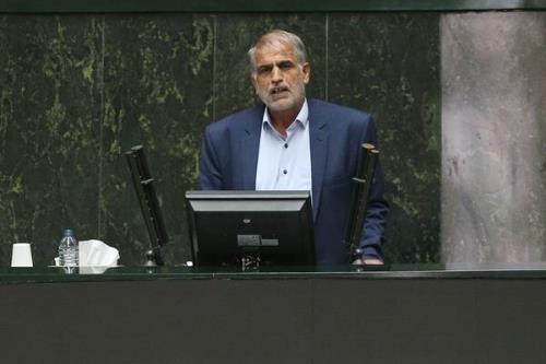 مسئولان به حقوق و مطالبات اساتید دانشگاه آزاد توجه نمایند