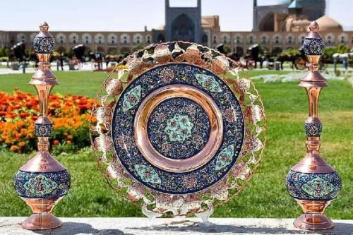 آیا صنایع دستی اصفهان در راه جهانی شدن عقب مانده است؟