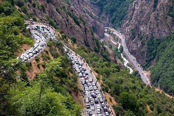انسداد جاده چالوس و اعمال محدودیت های ترافیکی در محورهای شمالی