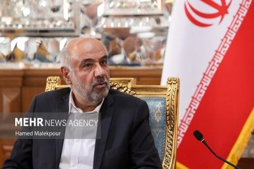 مردم نباید قربانی خدمات کم کیفیت دولتی شوند