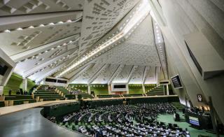 پدیده تلخ باج گیری زیر سقف مجلس، استفاده غیرقانونی از جایگاه نمایندگی