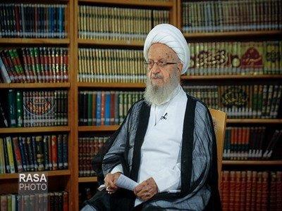 خاطره مكارم شیرازی از امضا كردن كفن سردار شهید سلیمانی