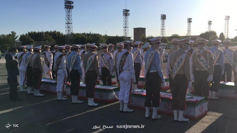 استقبال مقامات بلندپایه ارتش از پیكیر شهدای حادثه ناوچه كنارك نیروی دریایی بعلاوه عكس